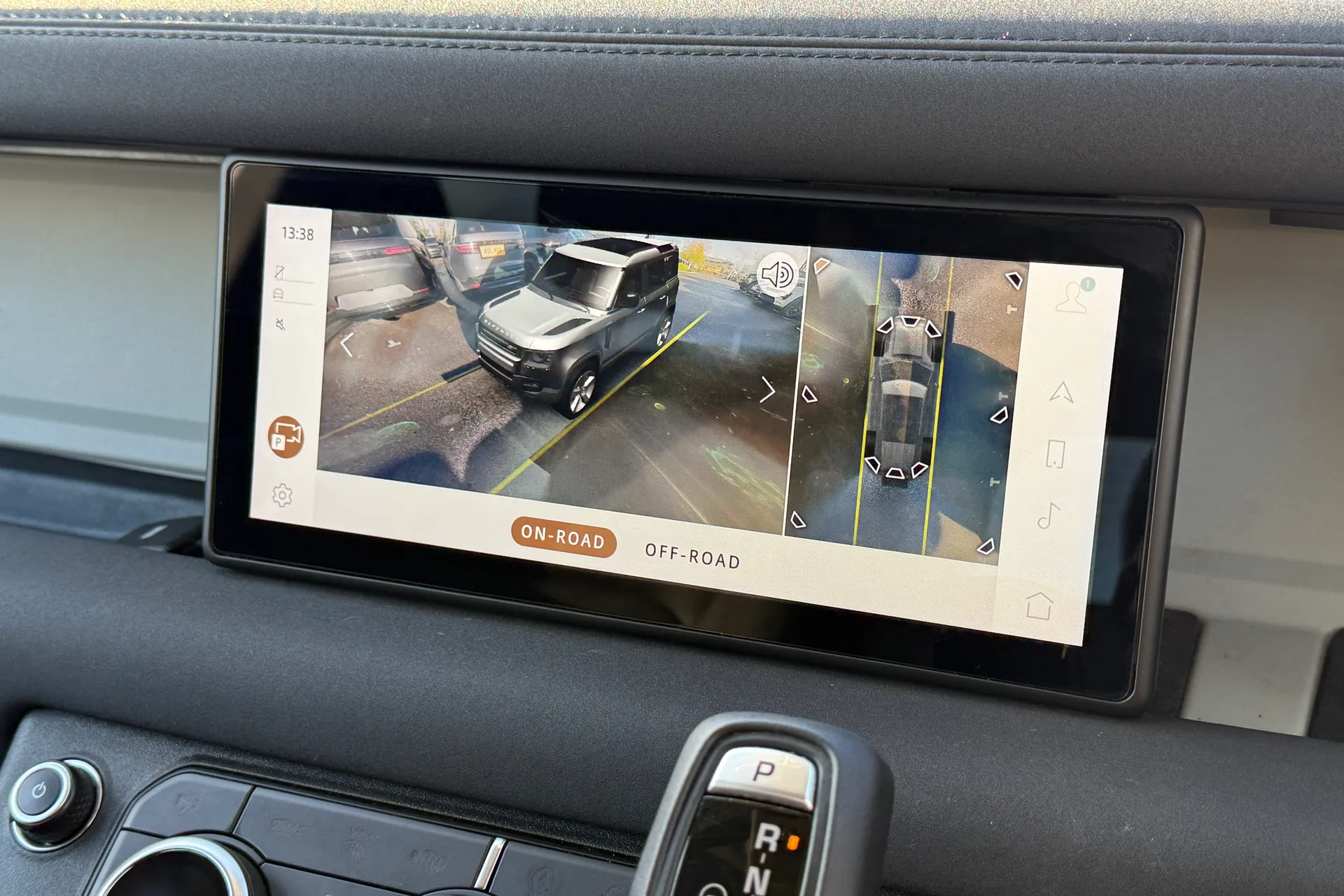 LAND ROVER Defender 110 thumbnail image number 10