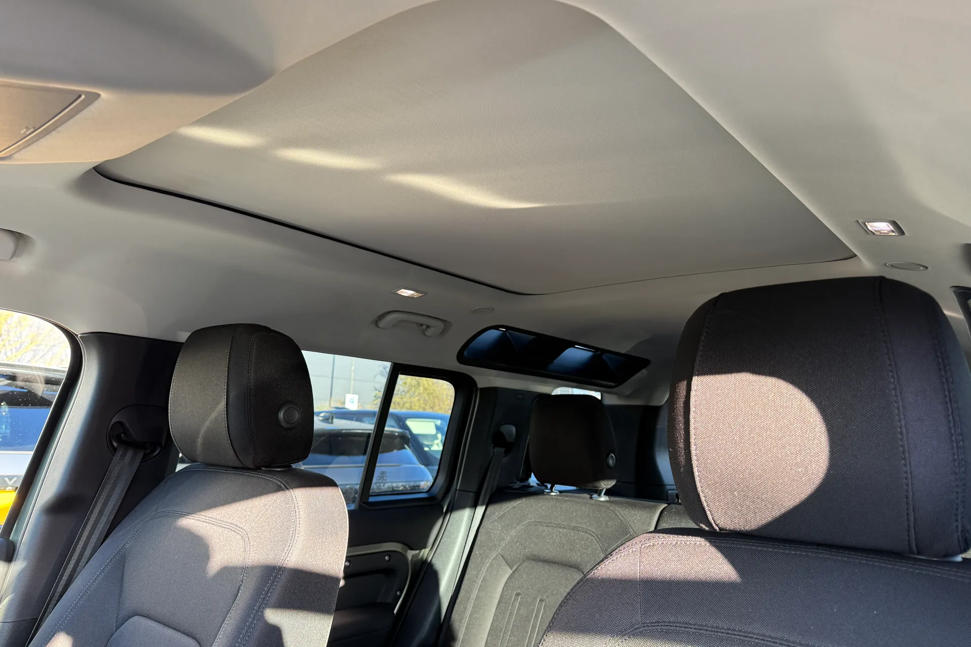 LAND ROVER Defender 110 thumbnail image number 7