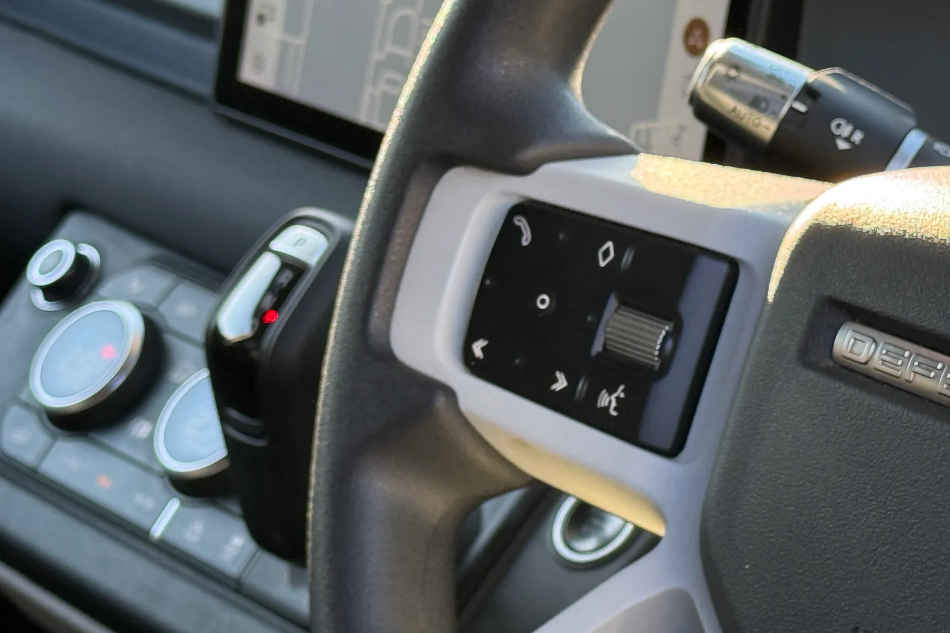 LAND ROVER Defender 110 thumbnail image number 46