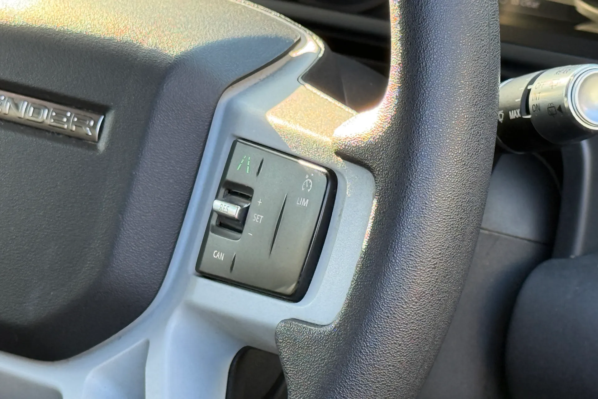 LAND ROVER Defender 110 thumbnail image number 47