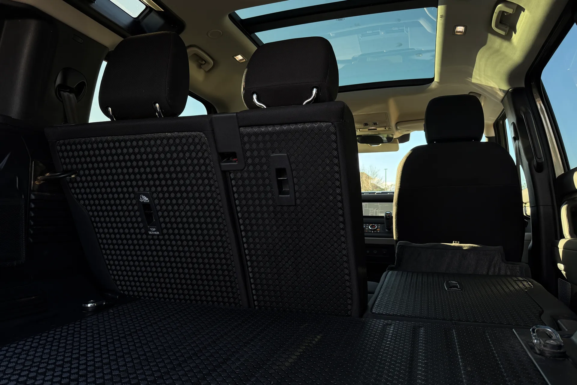 LAND ROVER Defender 110 thumbnail image number 36