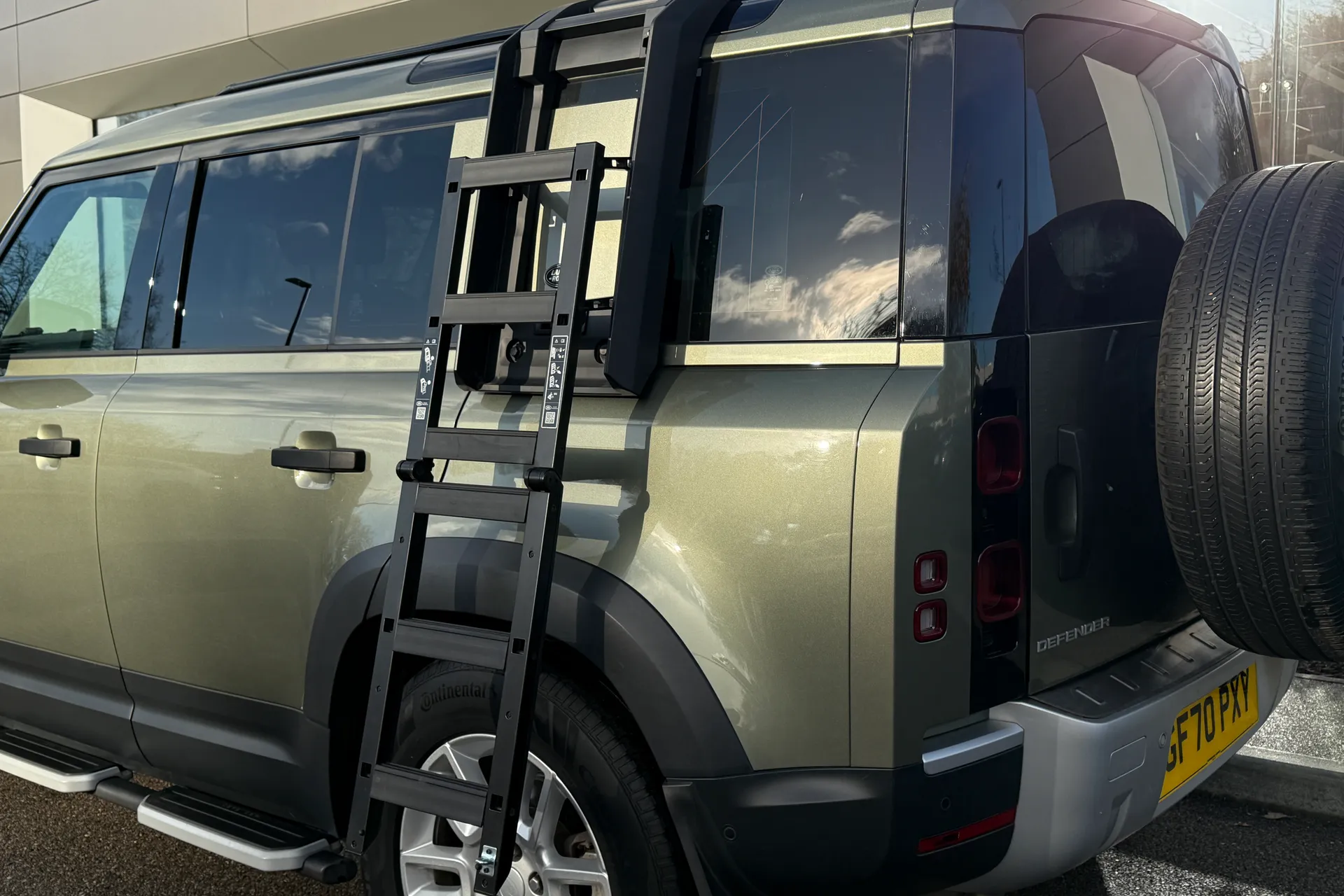 LAND ROVER Defender 110 thumbnail image number 19