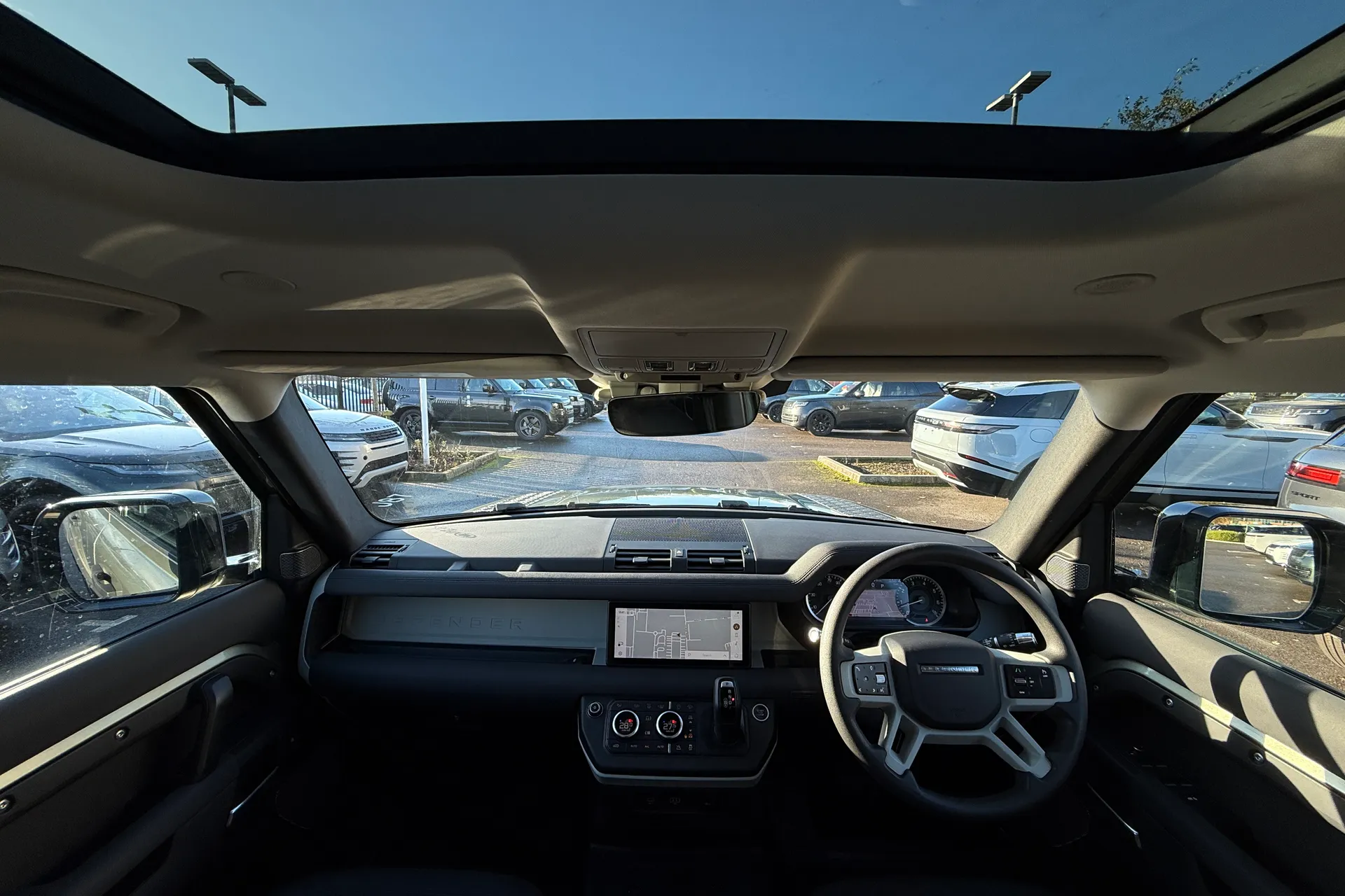 LAND ROVER Defender 110 thumbnail image number 4