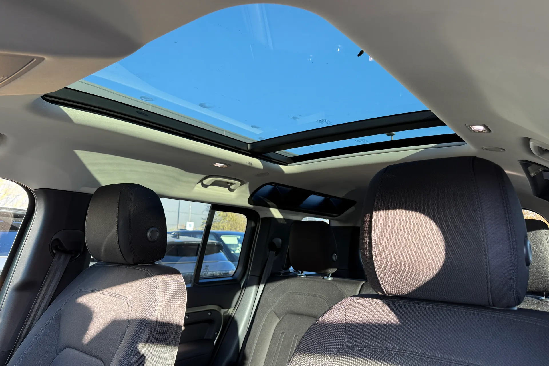 LAND ROVER Defender 110 thumbnail image number 6