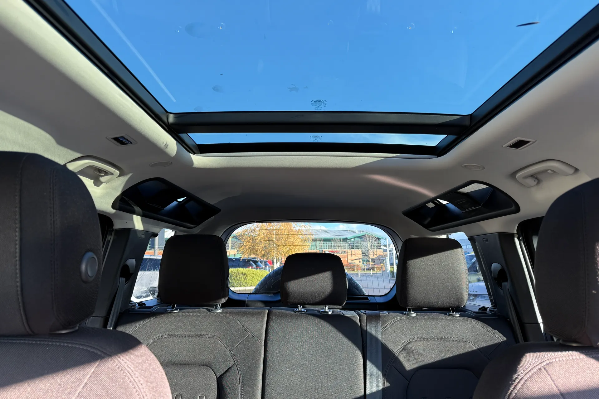 LAND ROVER Defender 110 thumbnail image number 26