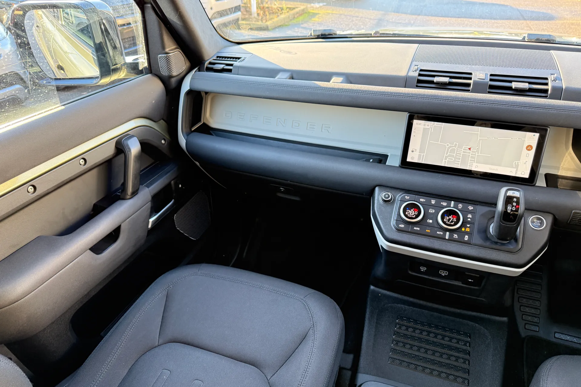 LAND ROVER Defender 110 thumbnail image number 21