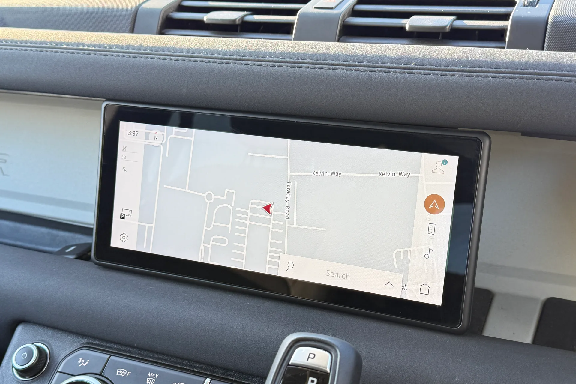 LAND ROVER Defender 110 thumbnail image number 8