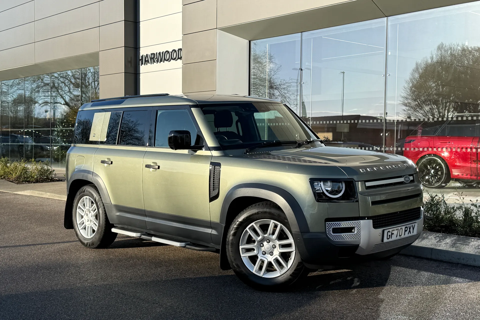 LAND ROVER Defender 110 focused image