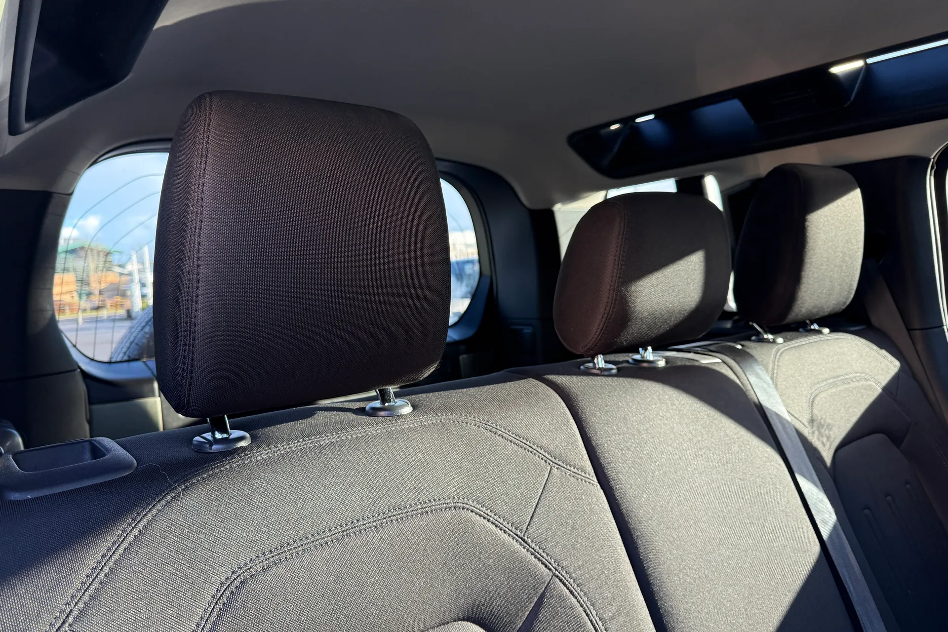 LAND ROVER Defender 110 thumbnail image number 27