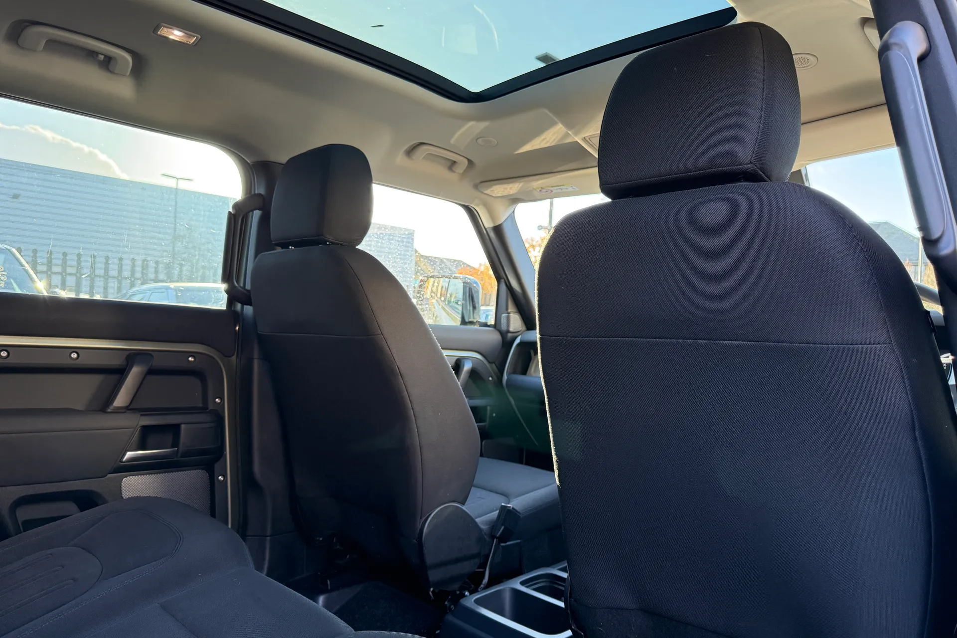 LAND ROVER Defender 110 thumbnail image number 40