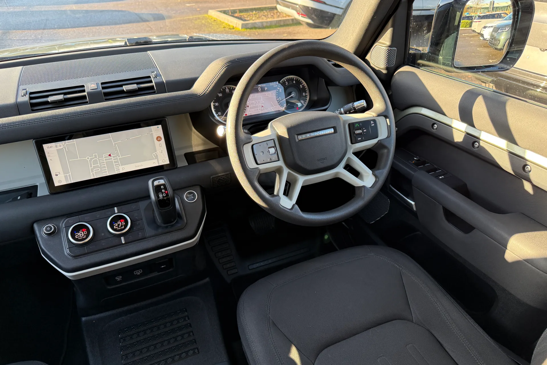 LAND ROVER Defender 110 thumbnail image number 24