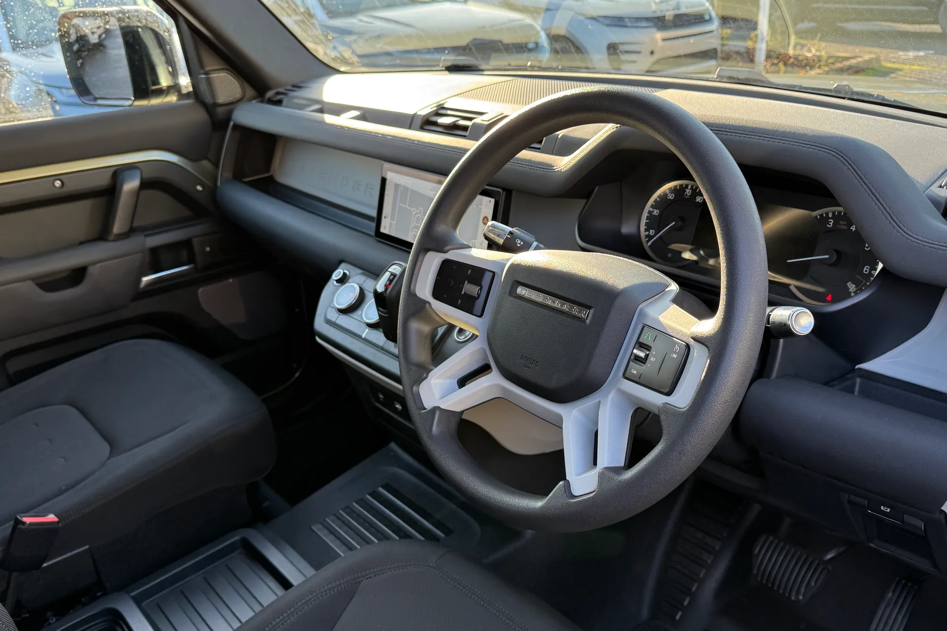 LAND ROVER Defender 110 thumbnail image number 43