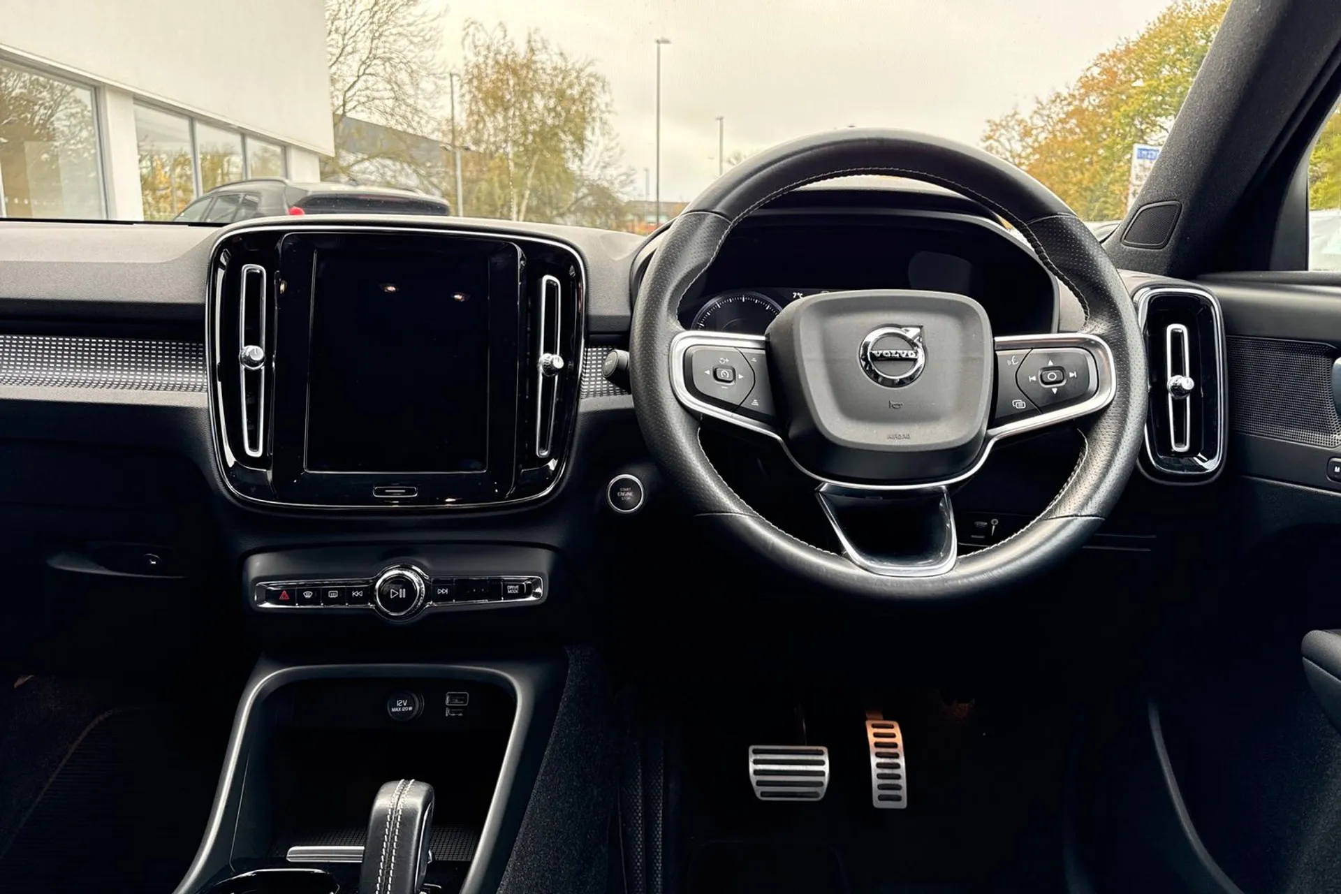 Volvo XC40 thumbnail image number 32