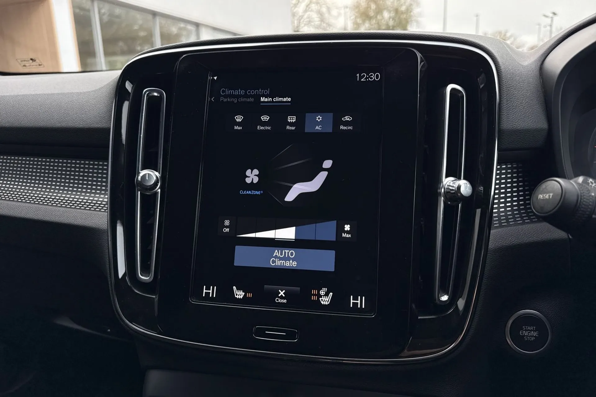 Volvo XC40 thumbnail image number 38