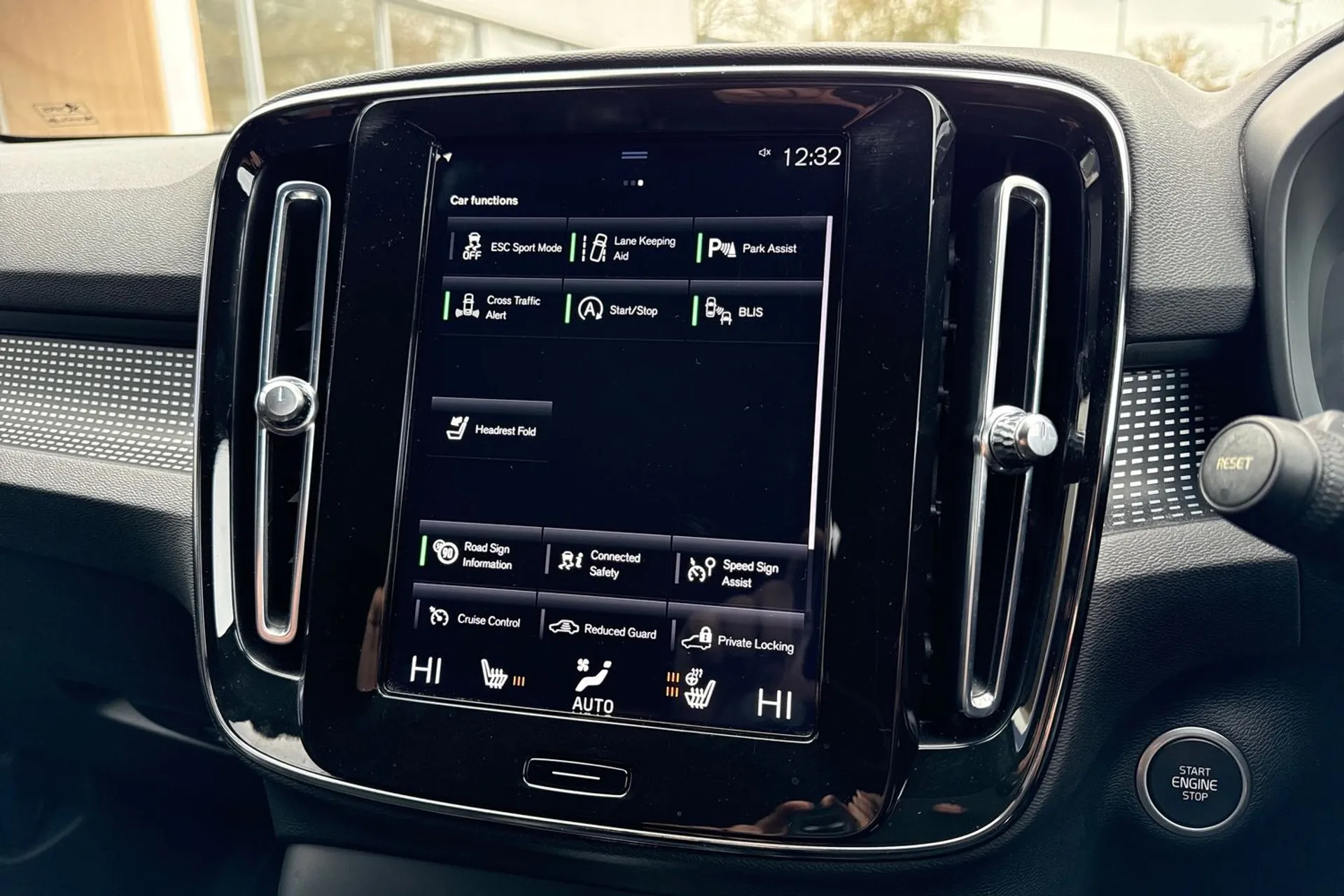 Volvo XC40 thumbnail image number 43