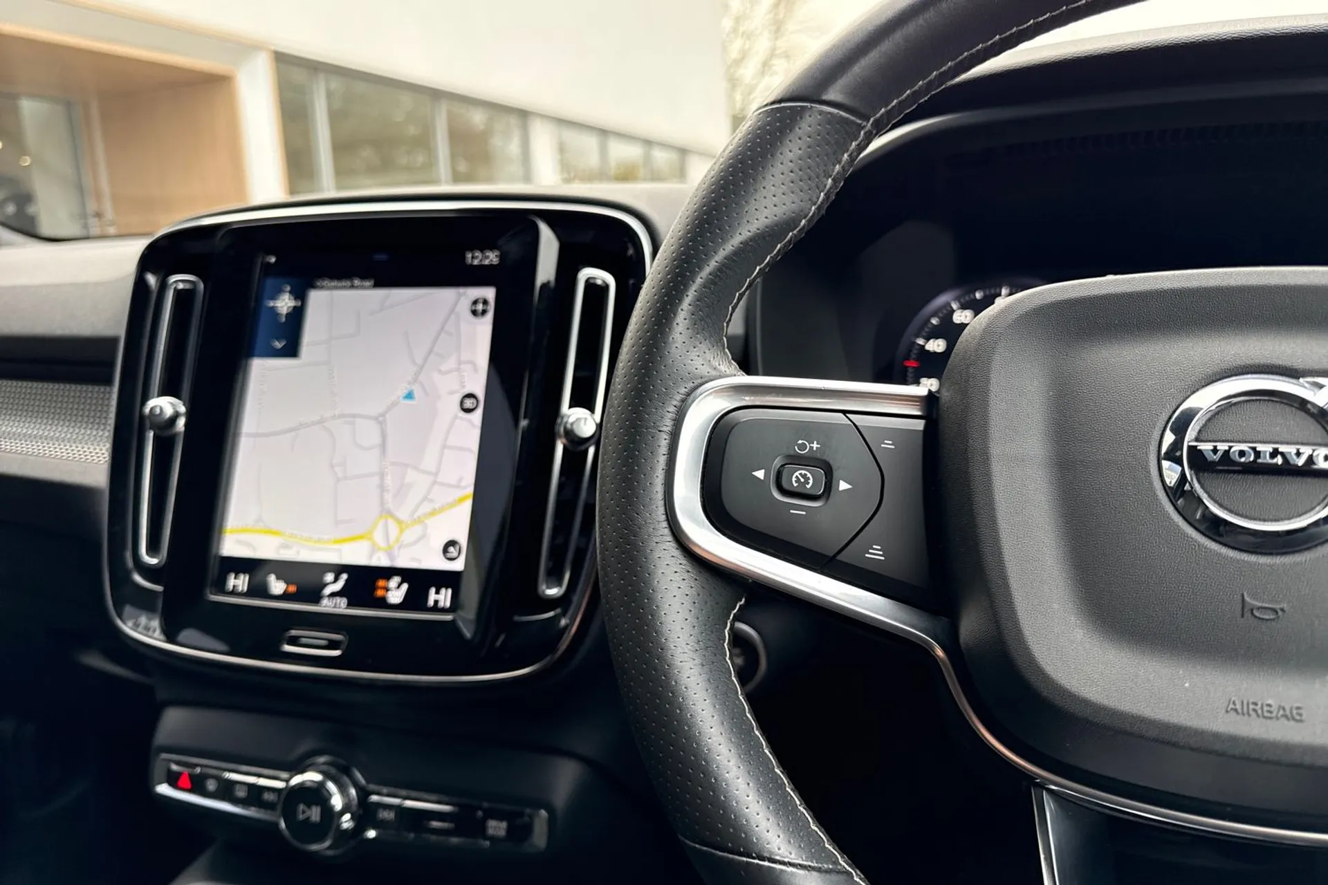 Volvo XC40 thumbnail image number 34