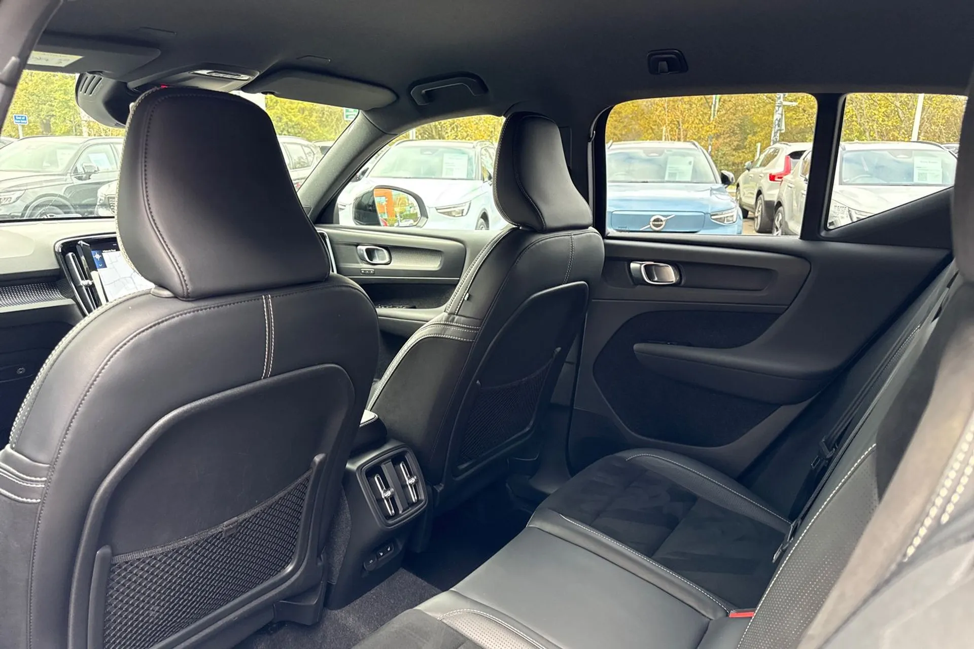 Volvo XC40 thumbnail image number 28