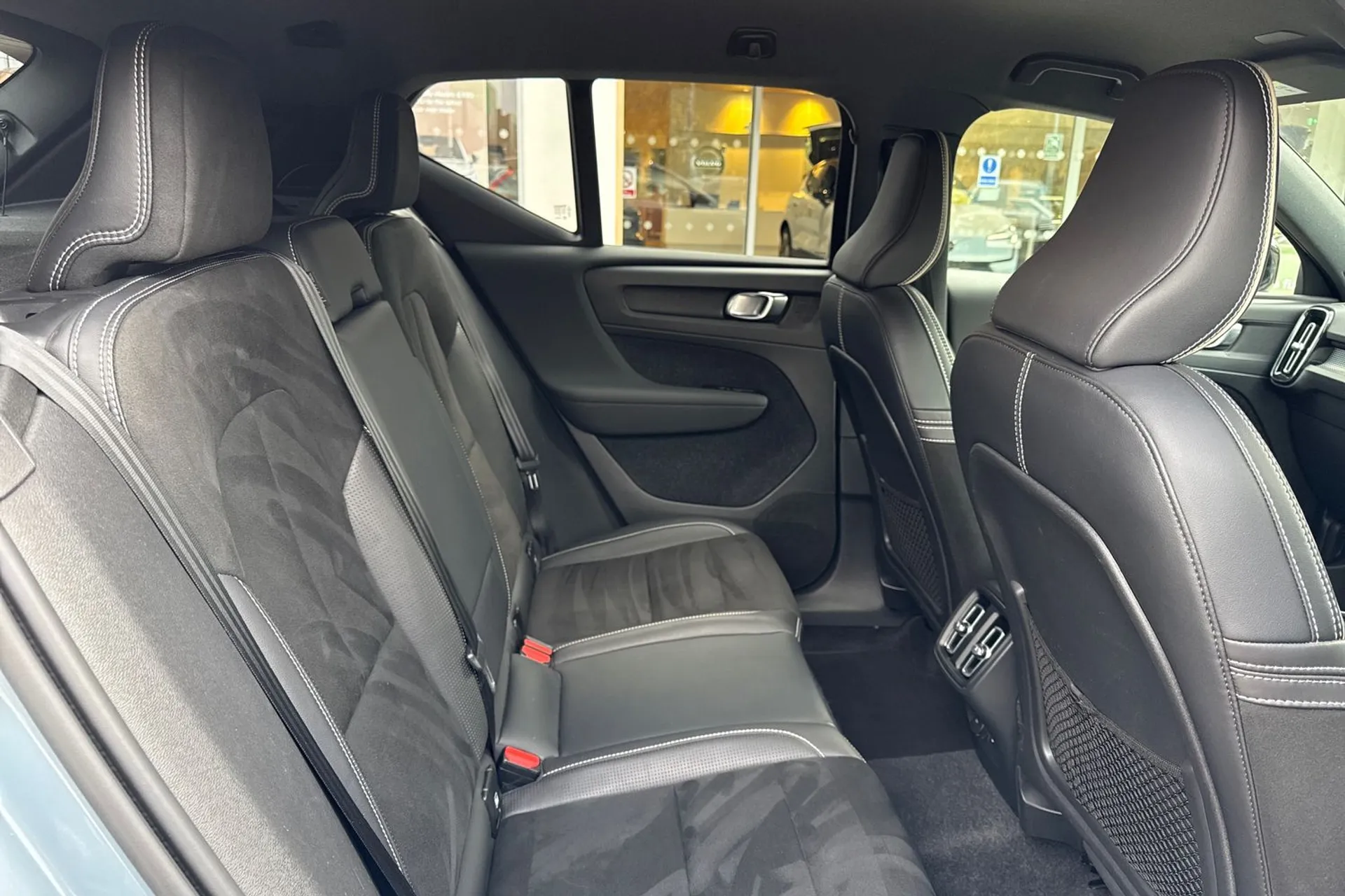 Volvo XC40 thumbnail image number 19