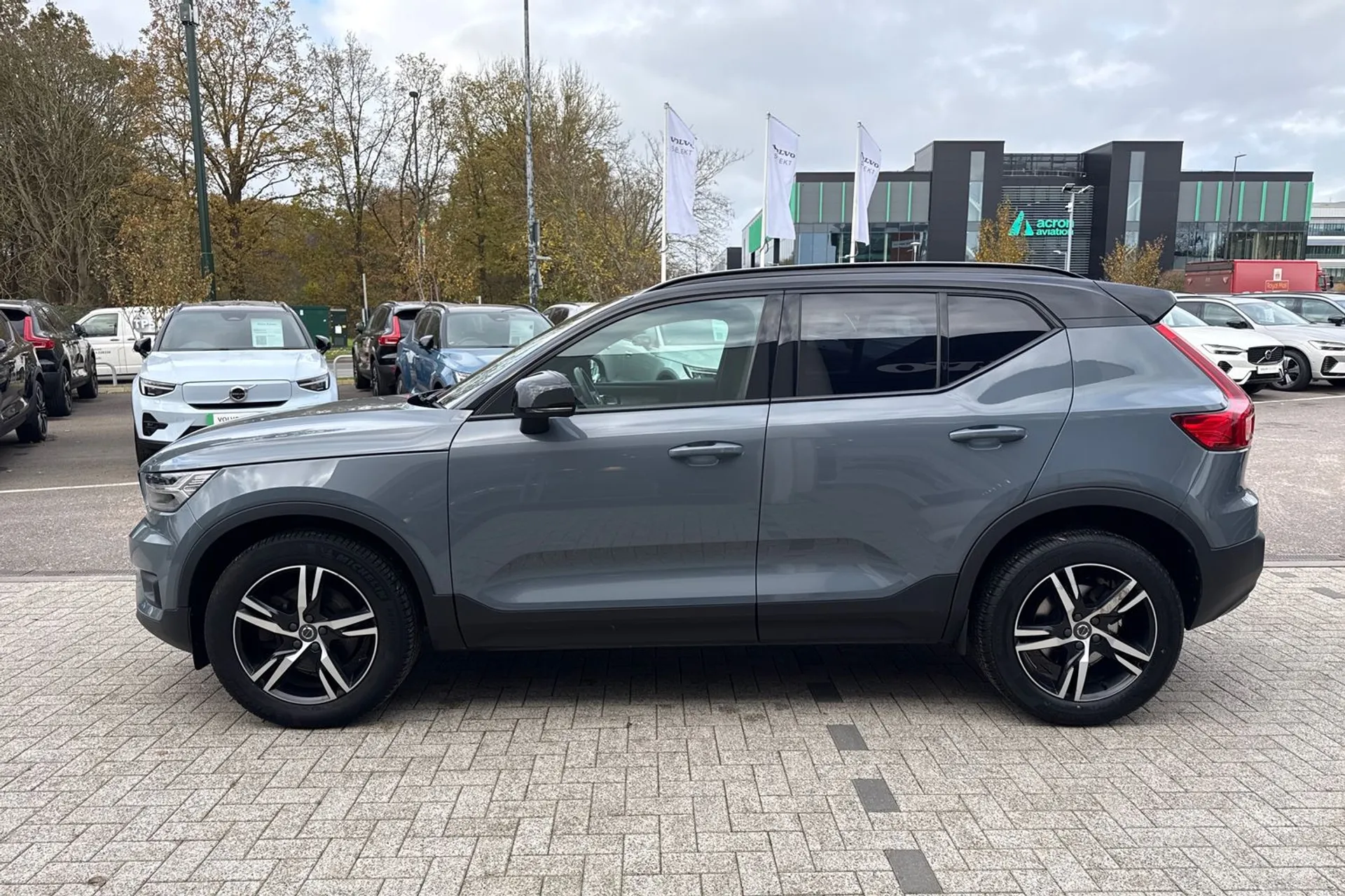 Volvo XC40 thumbnail image number 7