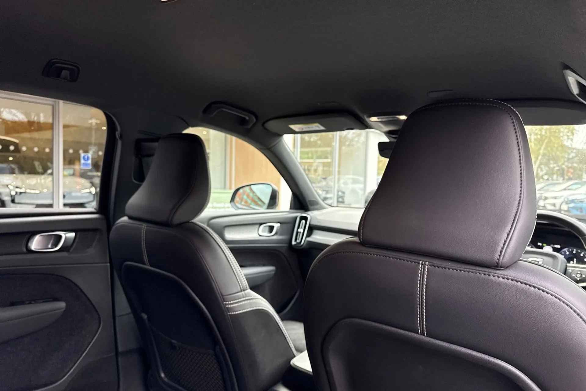 Volvo XC40 thumbnail image number 20