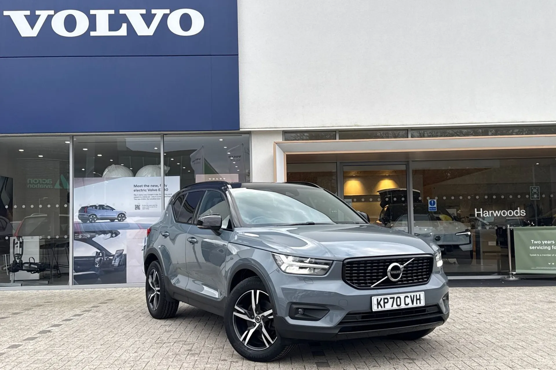 Volvo XC40 focused image
