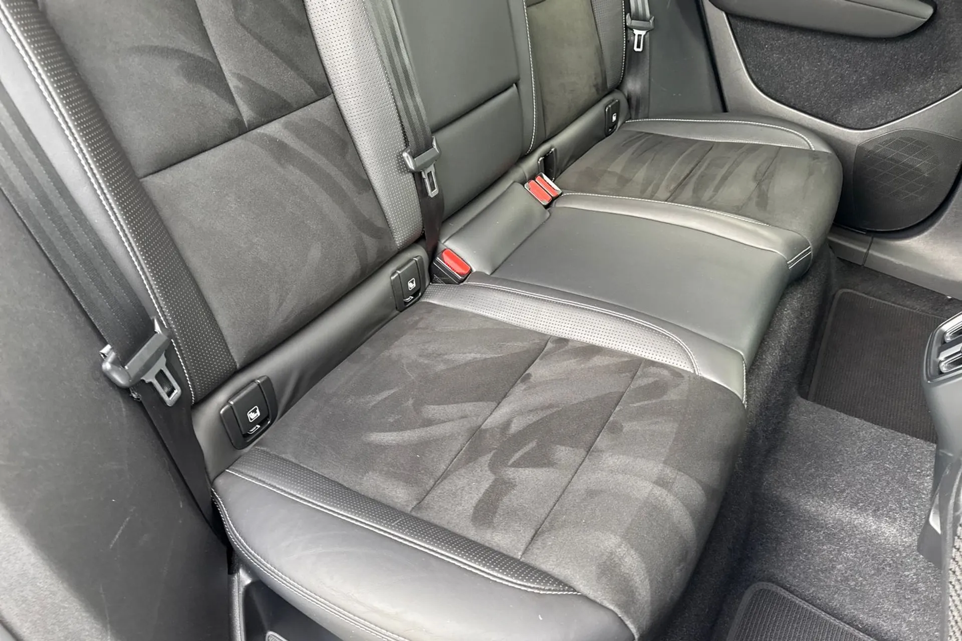 Volvo XC40 thumbnail image number 21