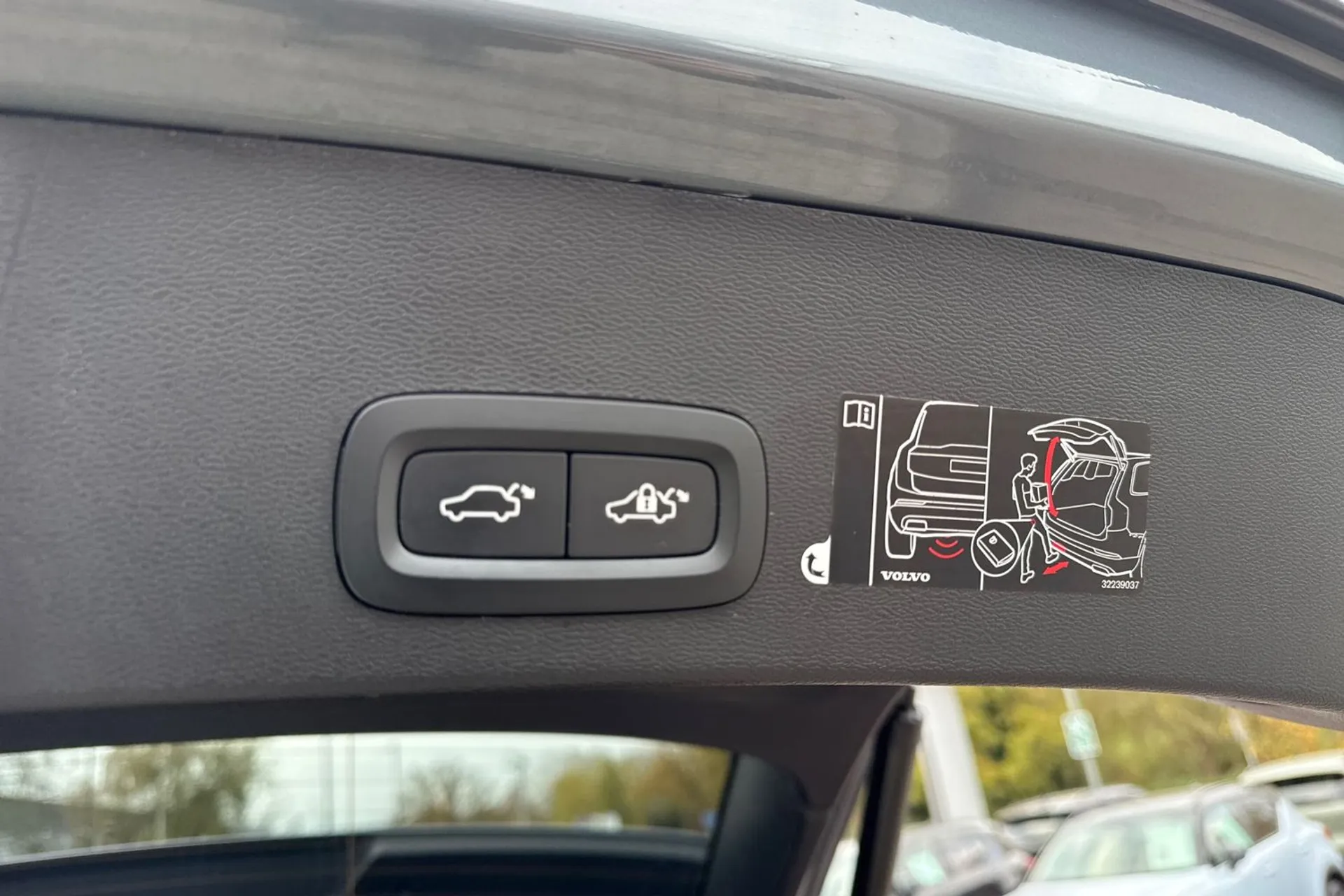 Volvo XC40 thumbnail image number 17