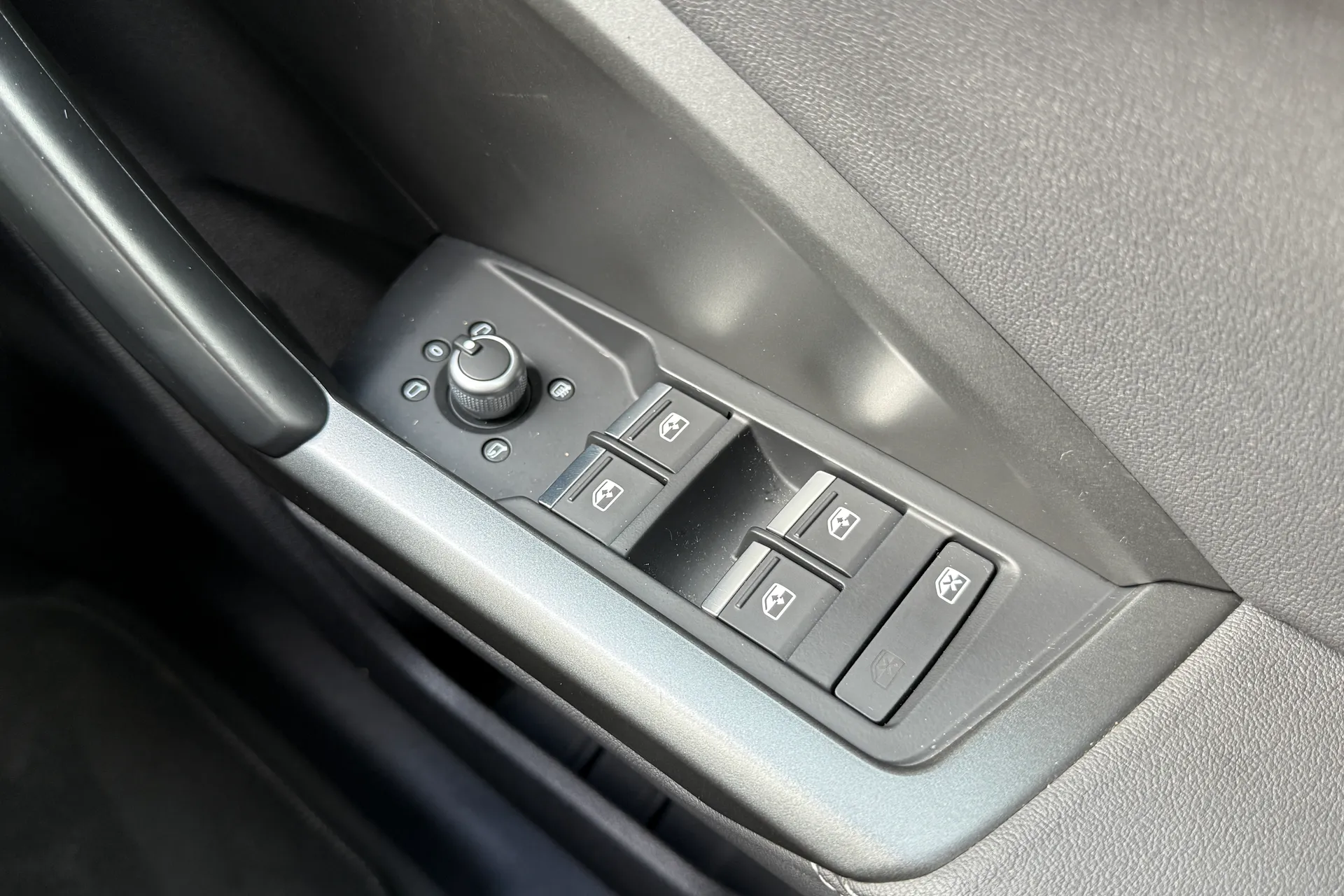 Audi Q3 thumbnail image number 34