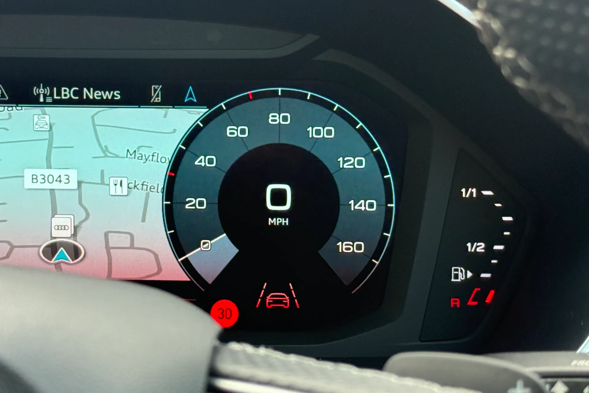 Audi Q3 thumbnail image number 31