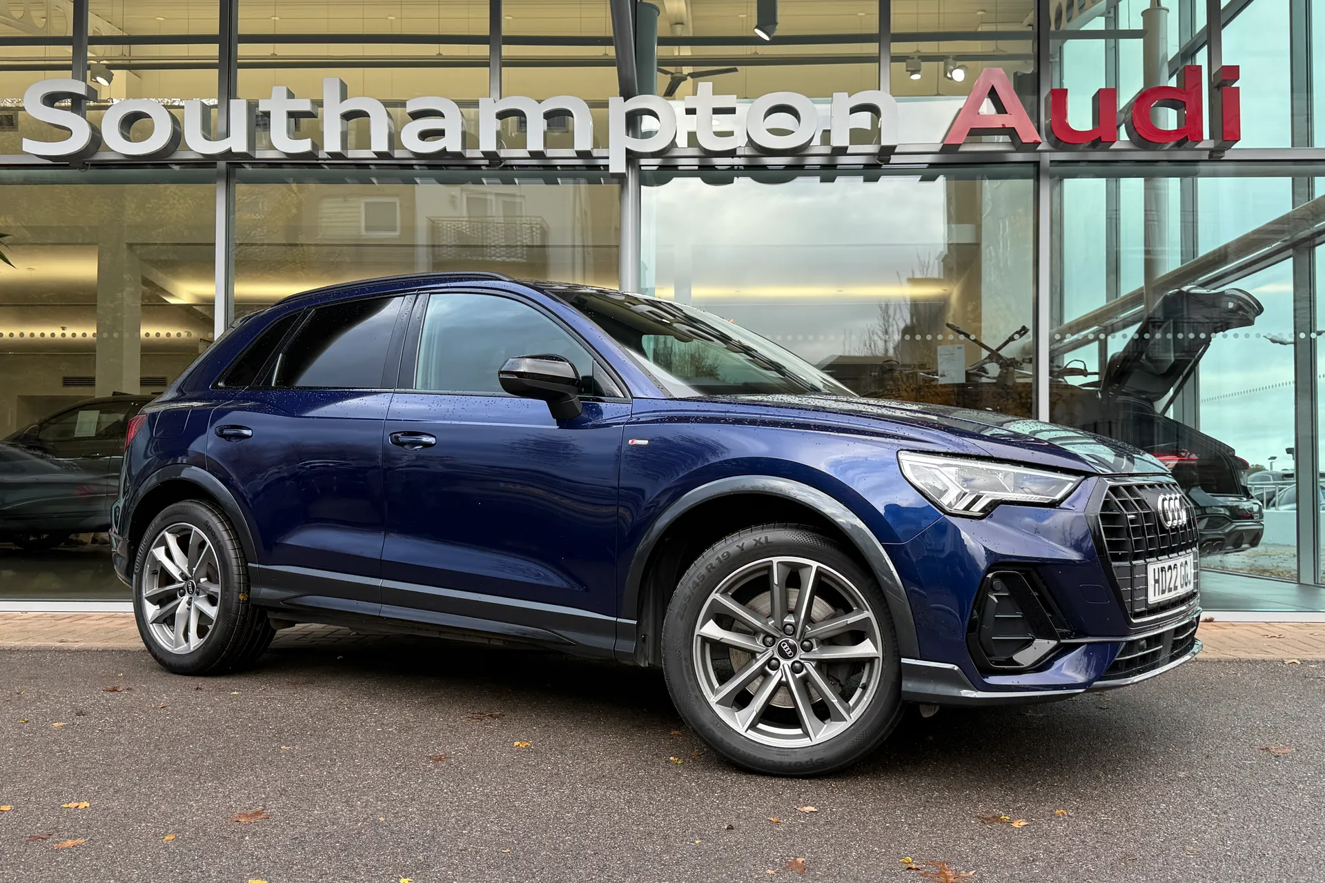Audi Q3 focused image