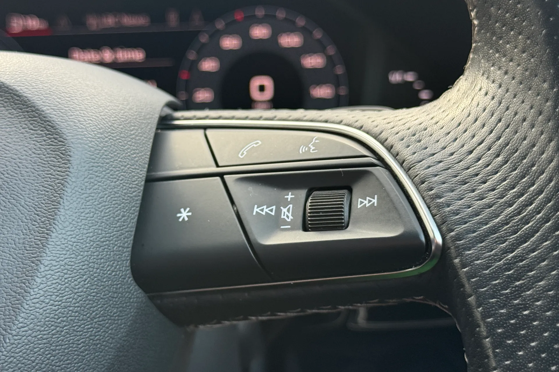 Audi Q3 thumbnail image number 26