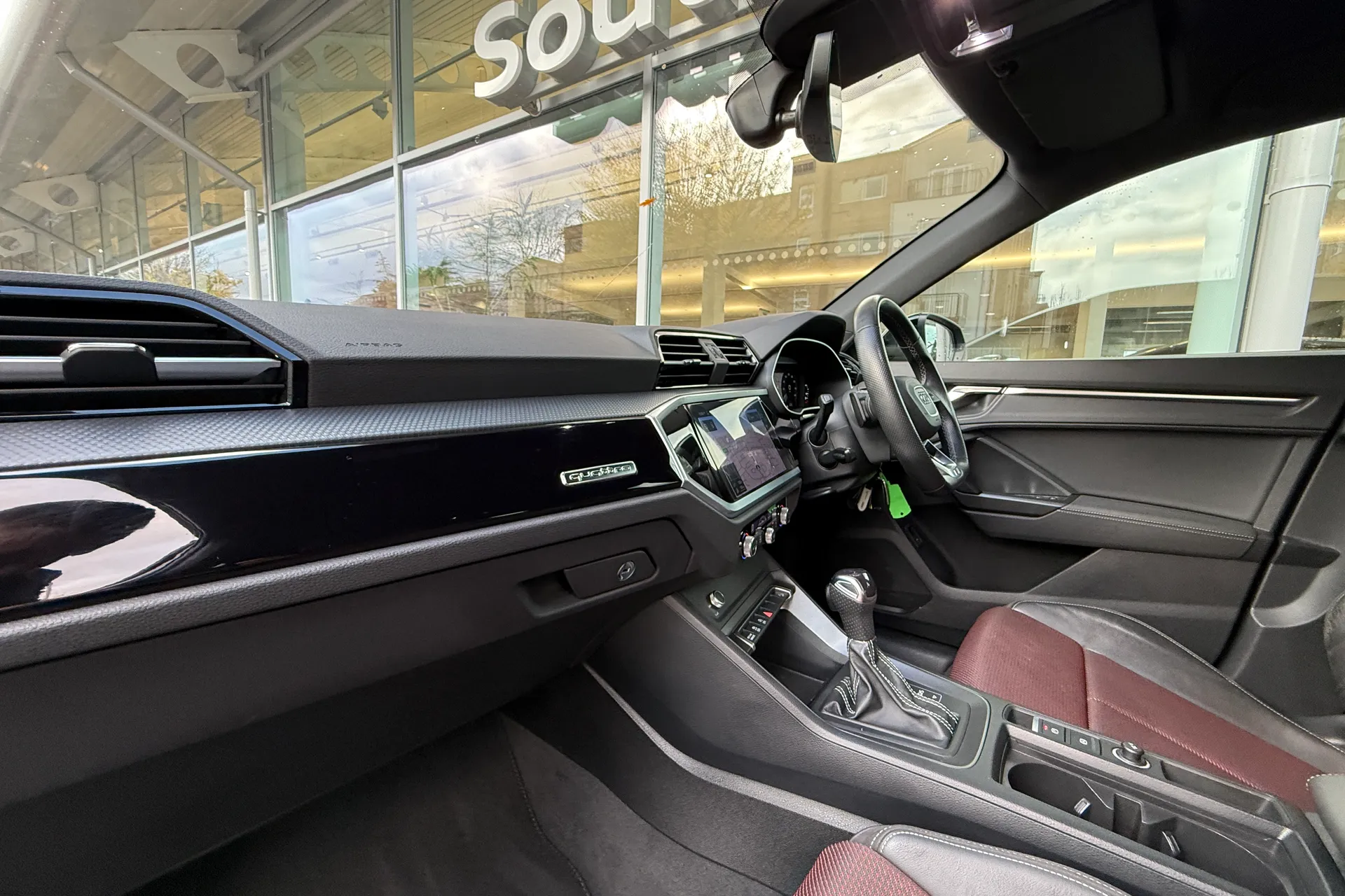 Audi Q3 thumbnail image number 6