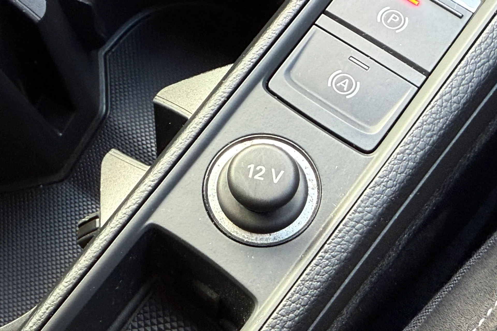 Audi Q3 thumbnail image number 13