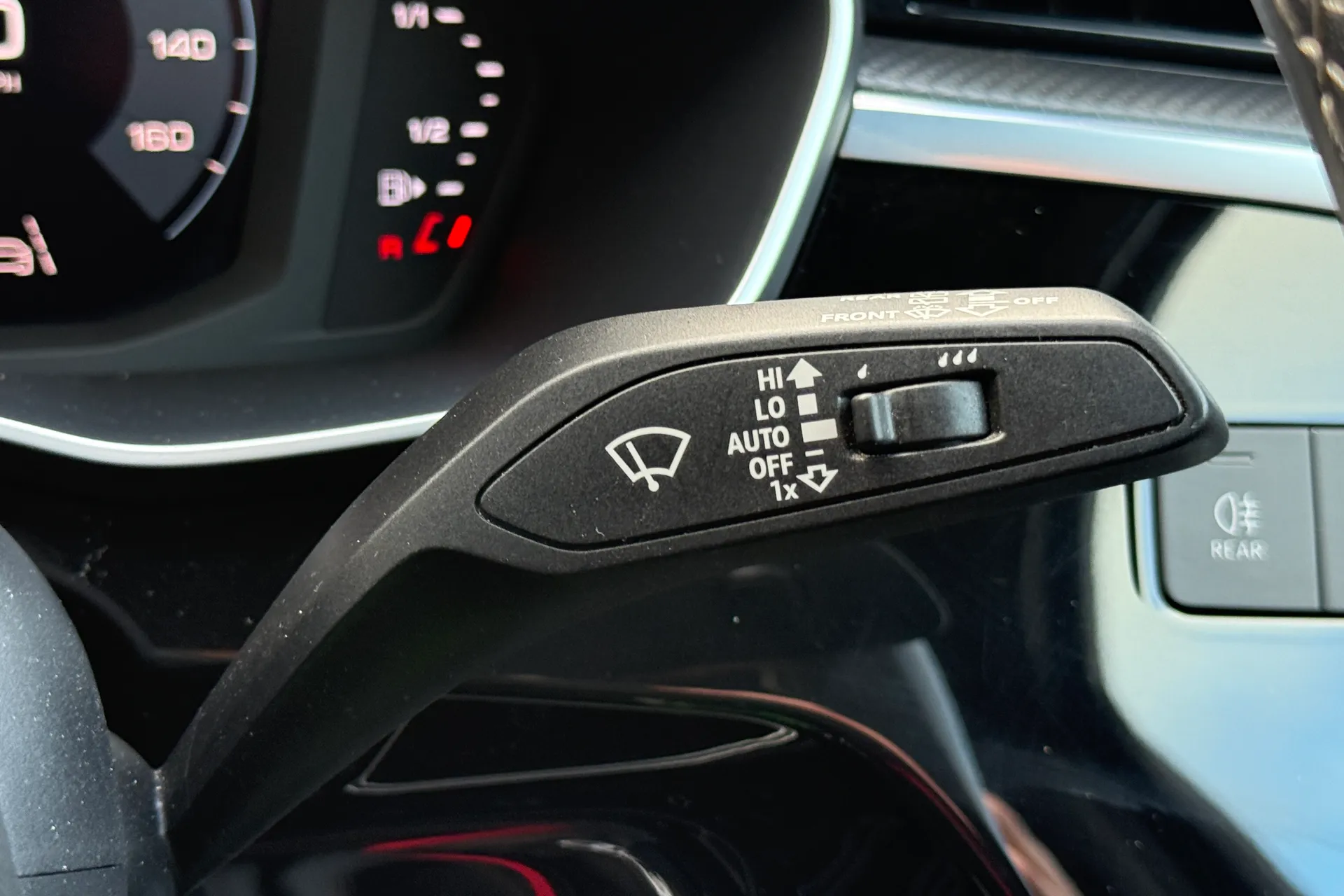 Audi Q3 thumbnail image number 29