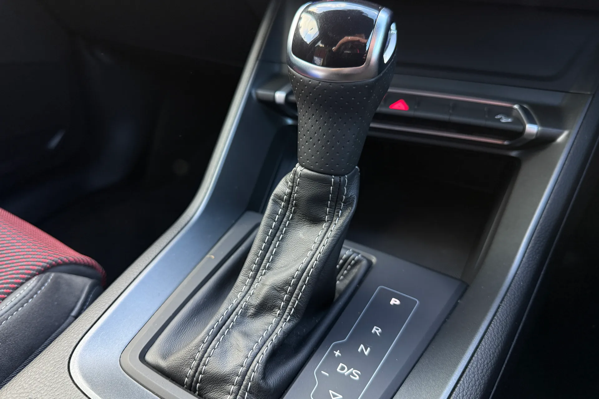 Audi Q3 thumbnail image number 10