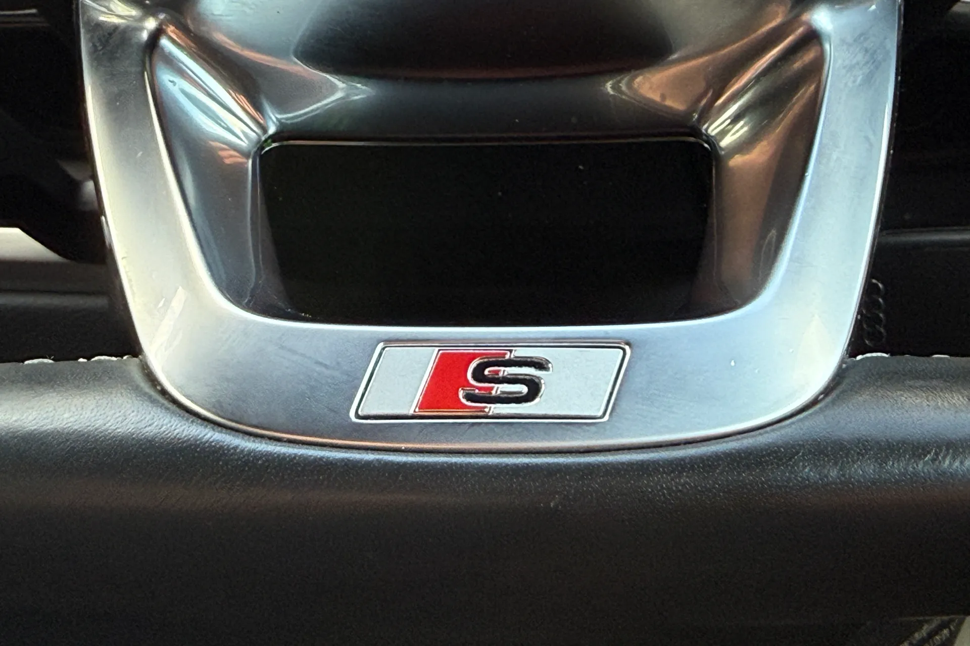 Audi Q3 thumbnail image number 27