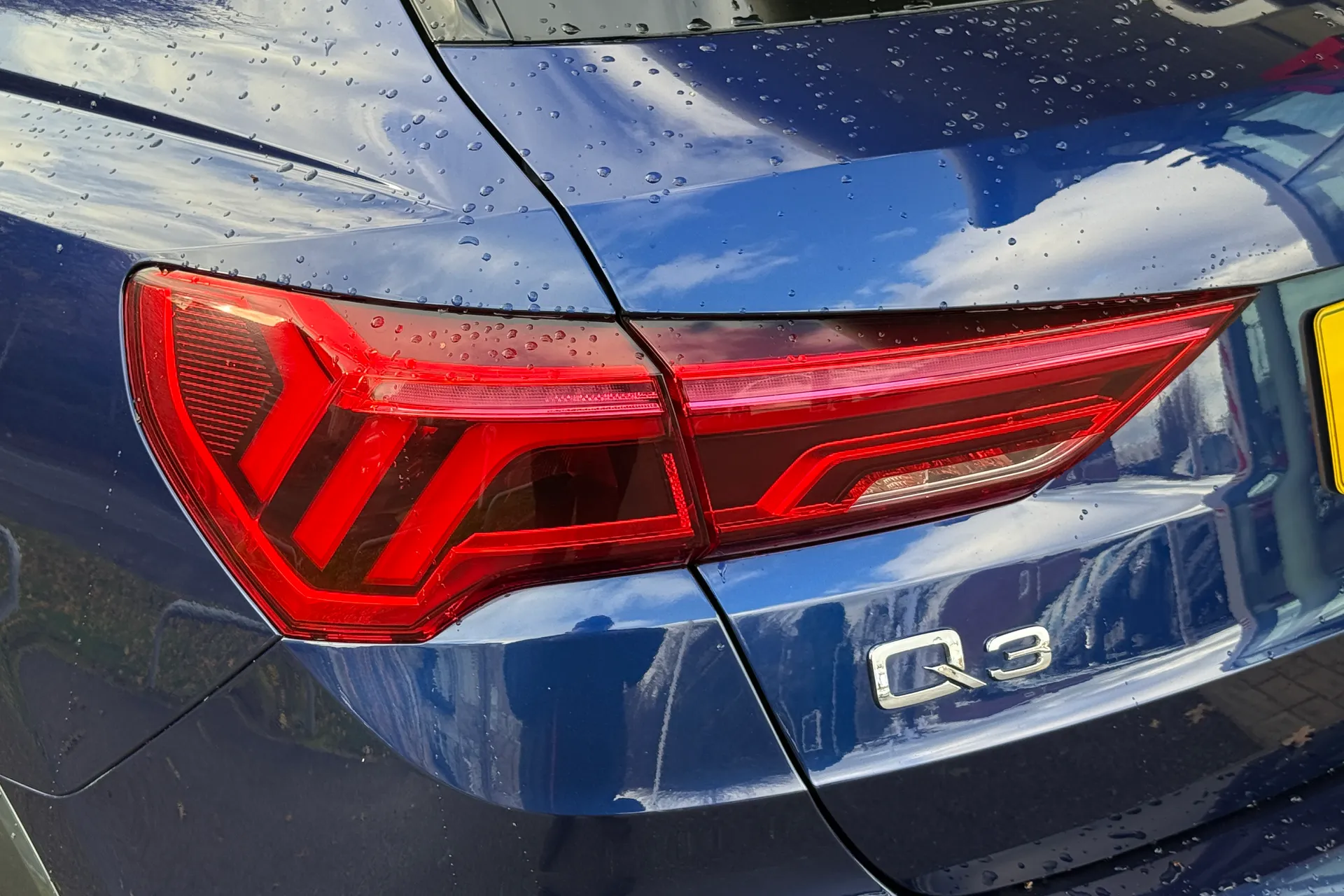 Audi Q3 thumbnail image number 50