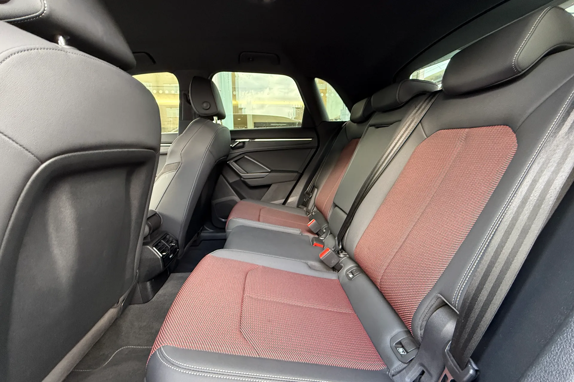 Audi Q3 thumbnail image number 61