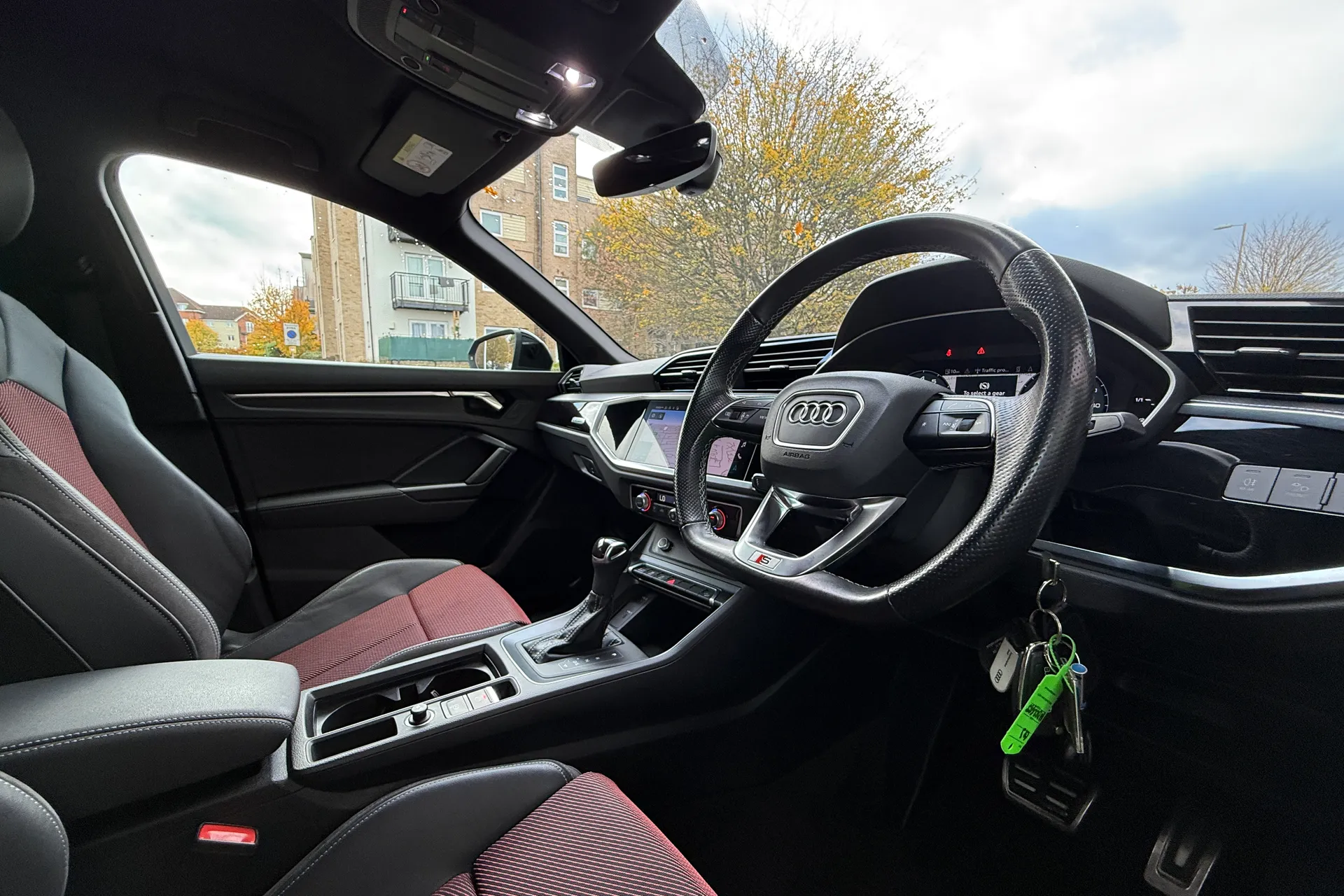 Audi Q3 thumbnail image number 9