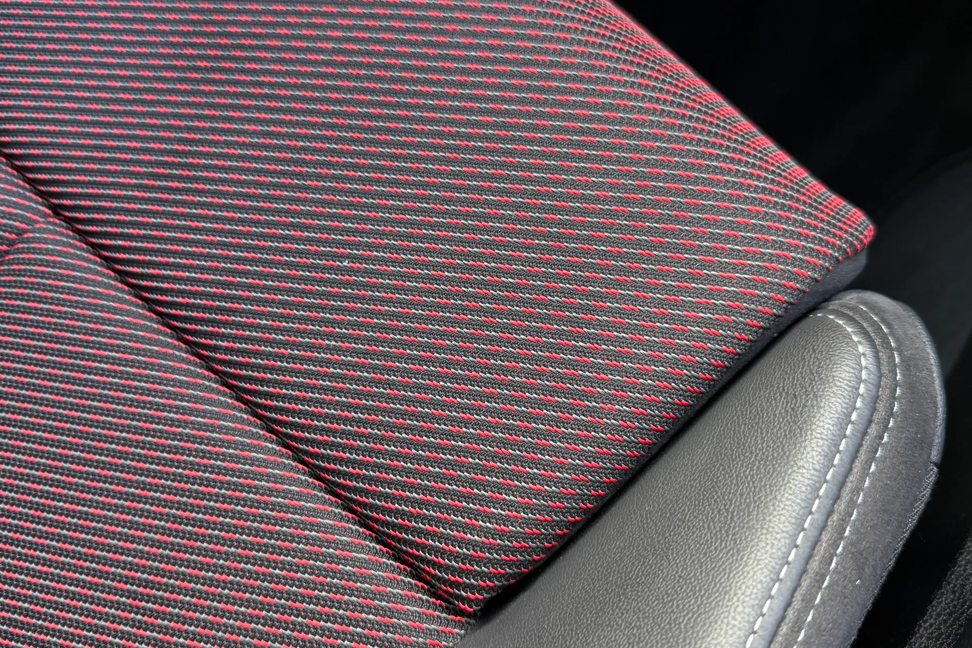 Audi Q3 thumbnail image number 15