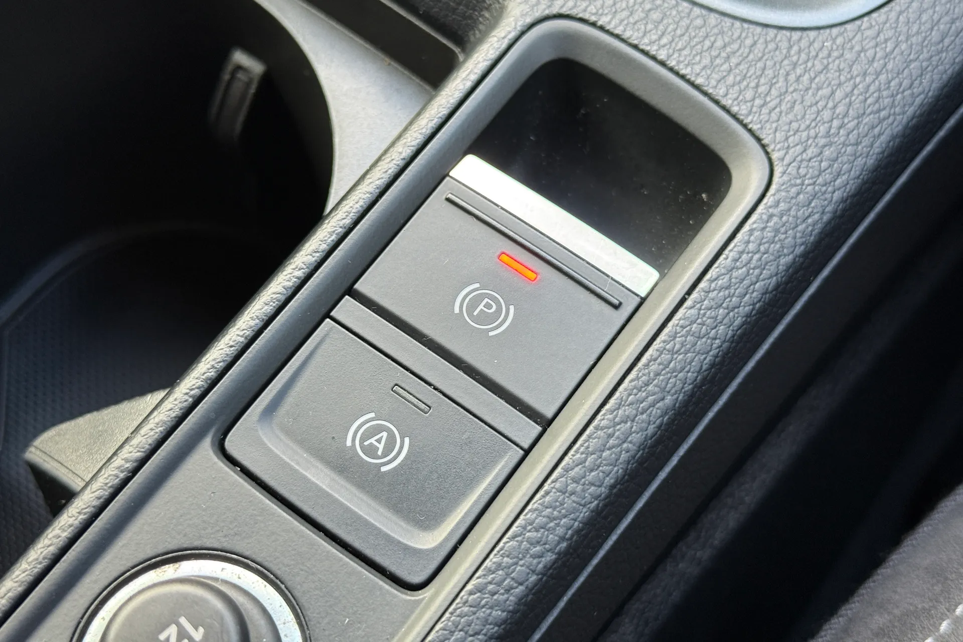 Audi Q3 thumbnail image number 12