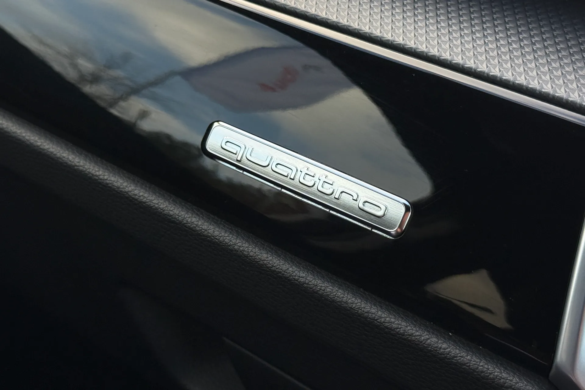 Audi Q3 thumbnail image number 17