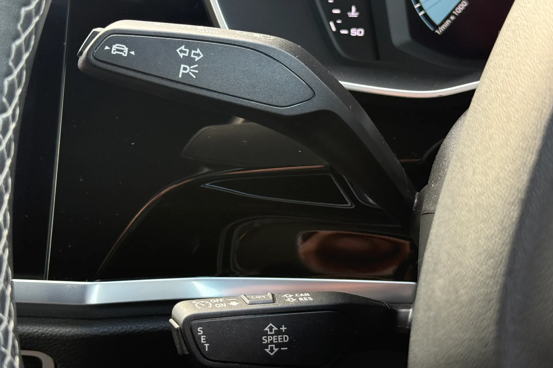 Audi Q3 thumbnail image number 28