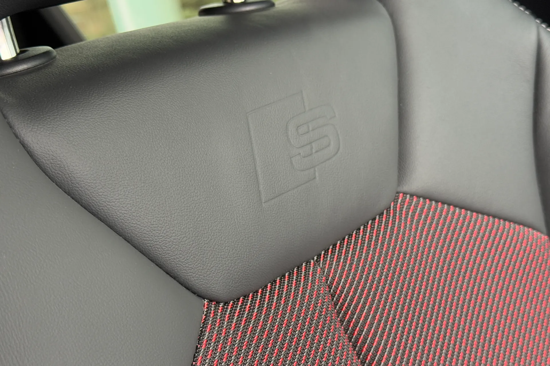 Audi Q3 thumbnail image number 23