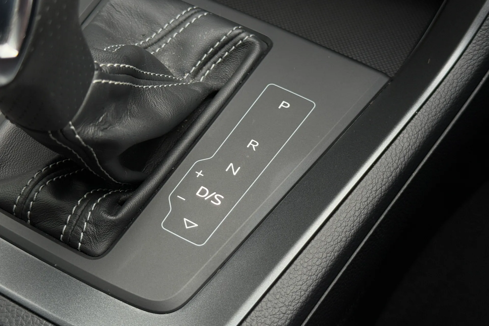 Audi Q3 thumbnail image number 27