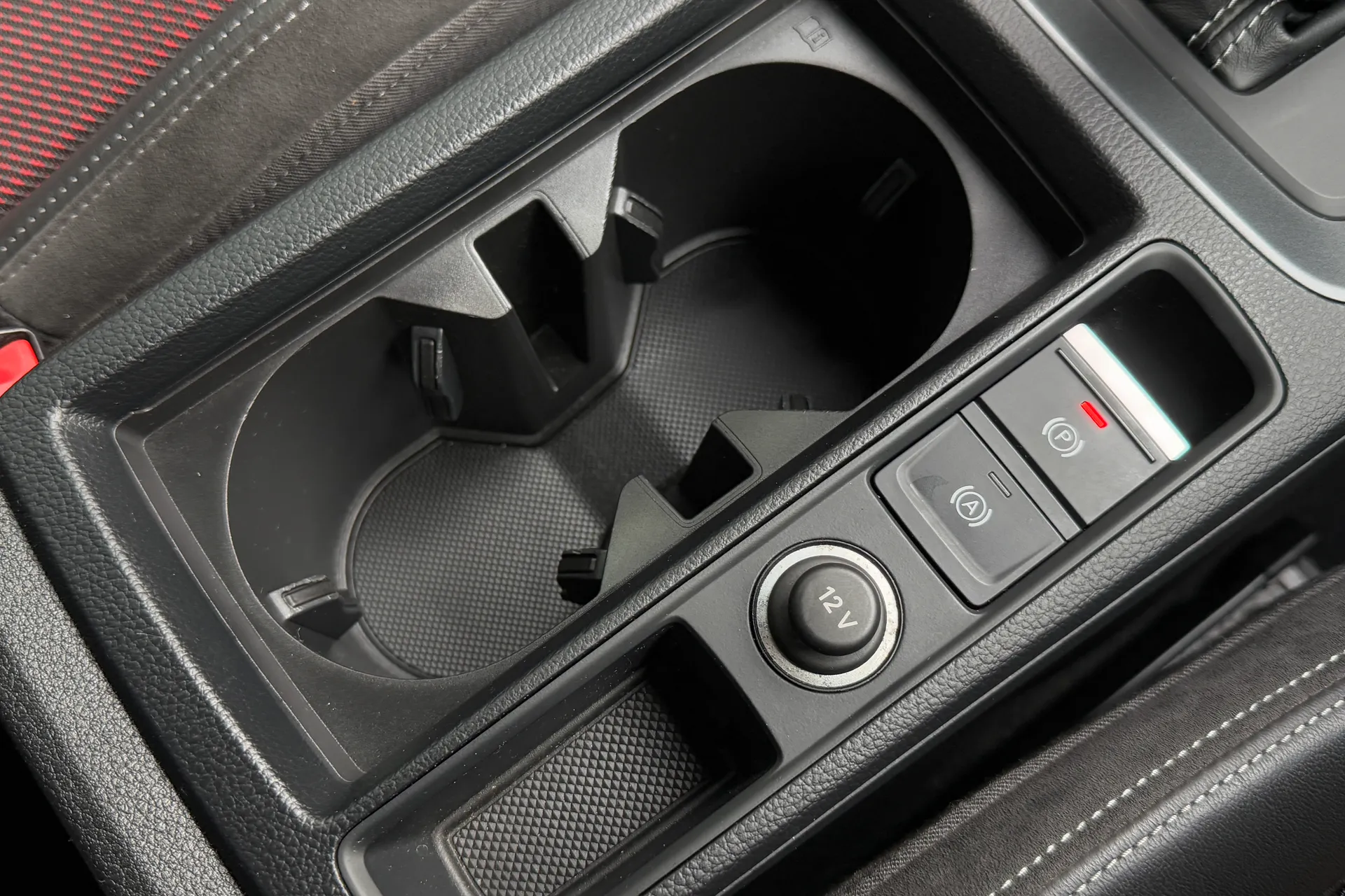 Audi Q3 thumbnail image number 25