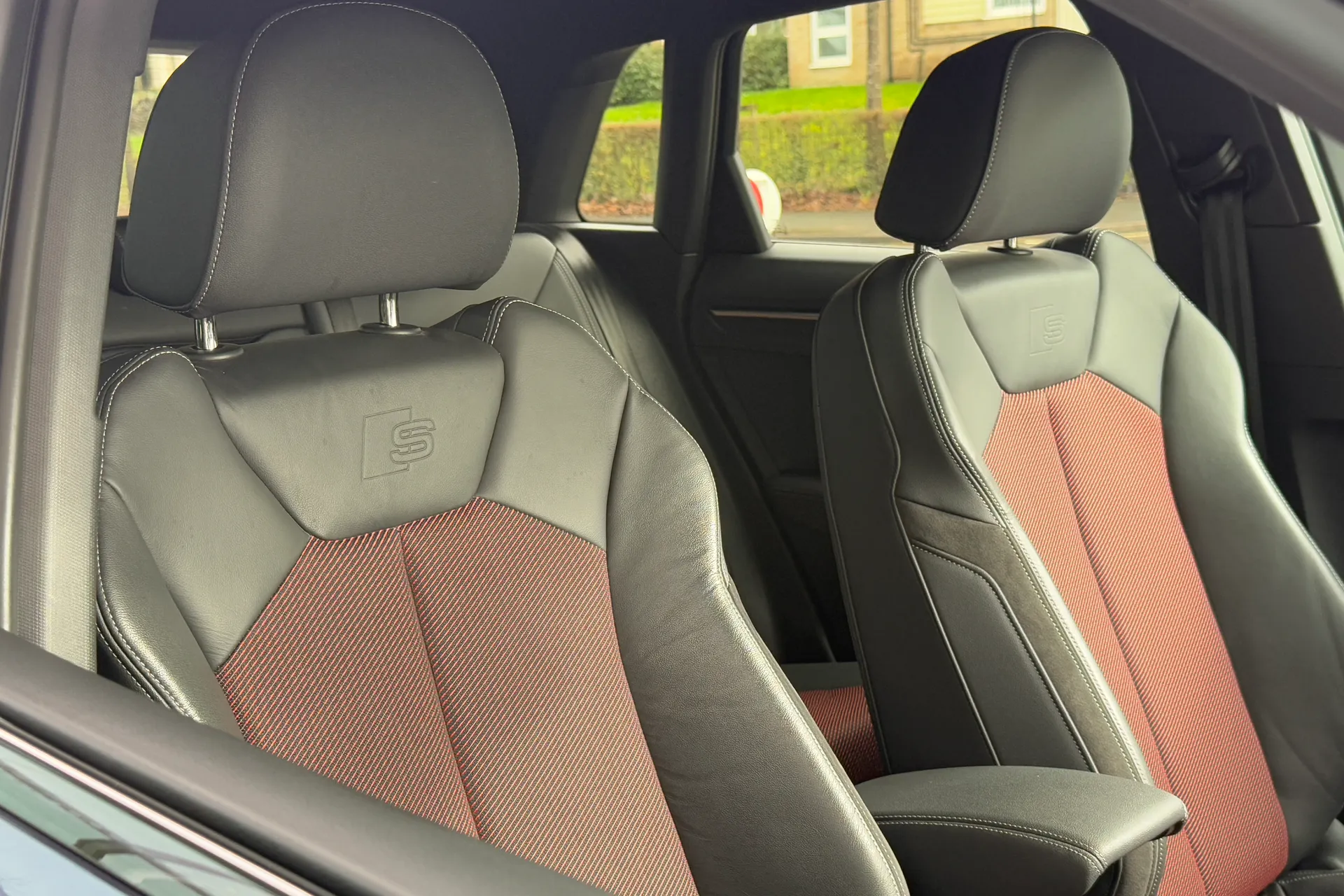 Audi Q3 thumbnail image number 31