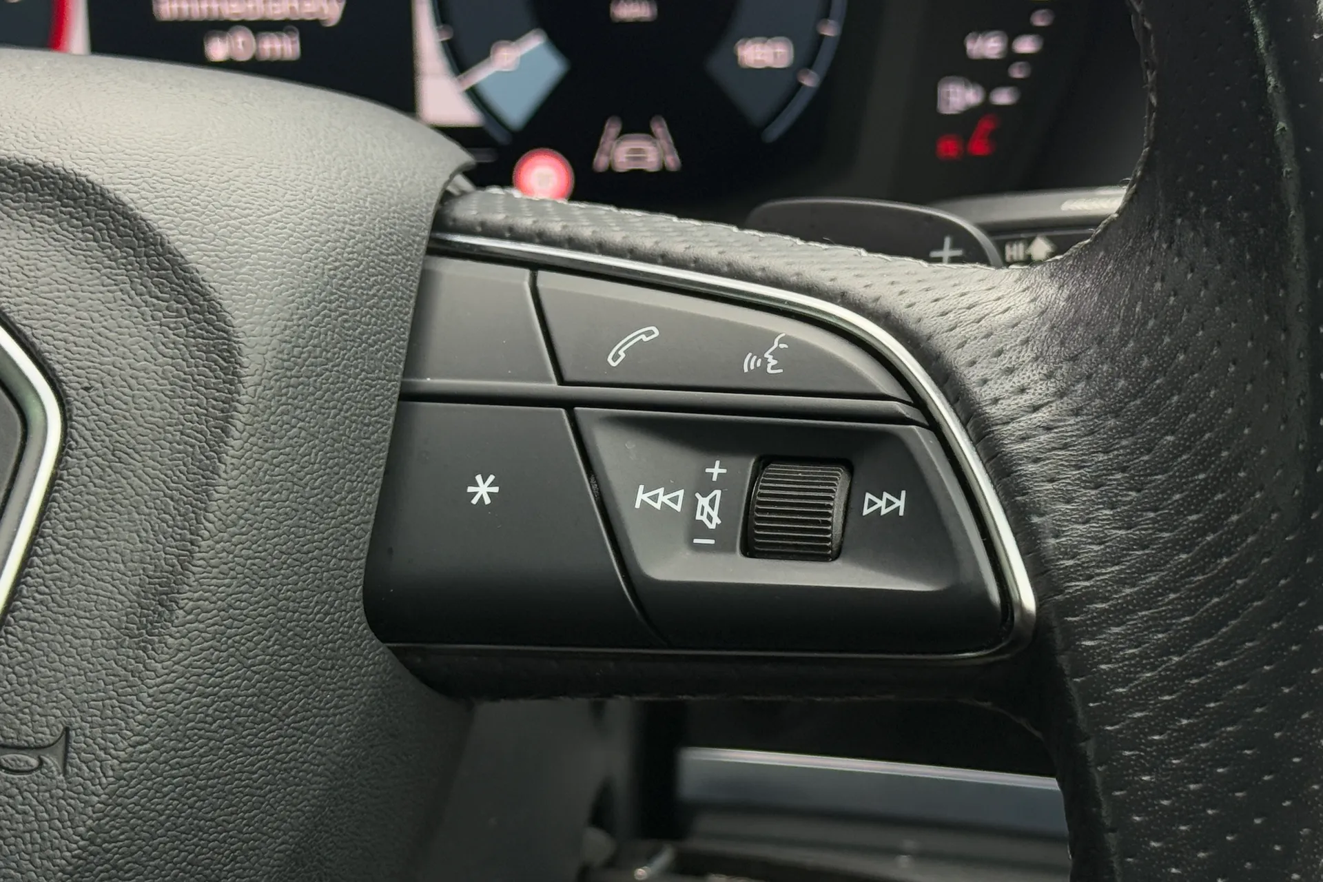 Audi Q3 thumbnail image number 10