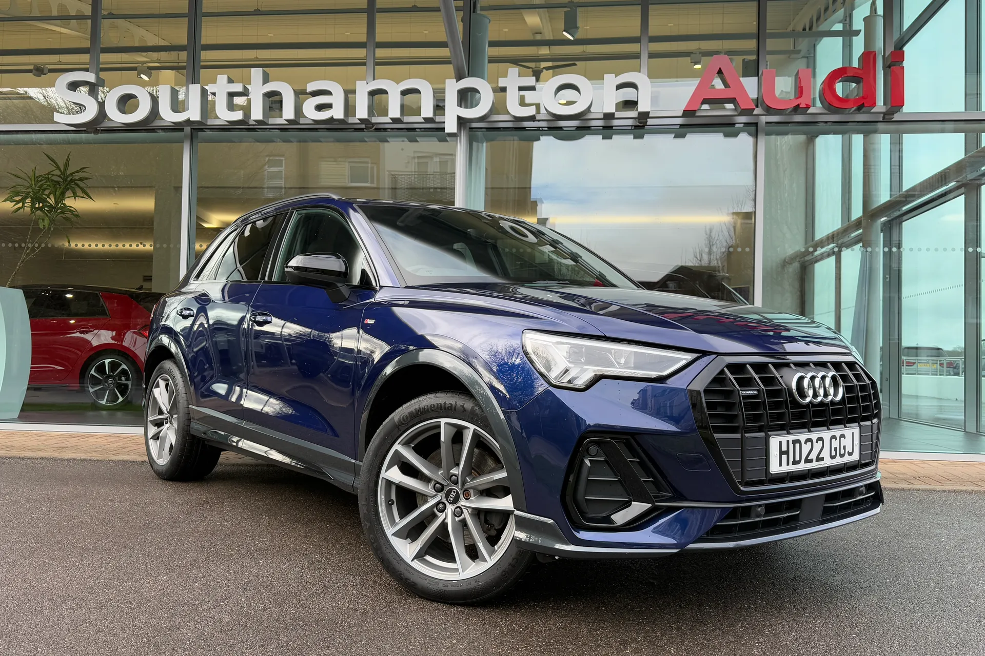 Audi Q3 focused image