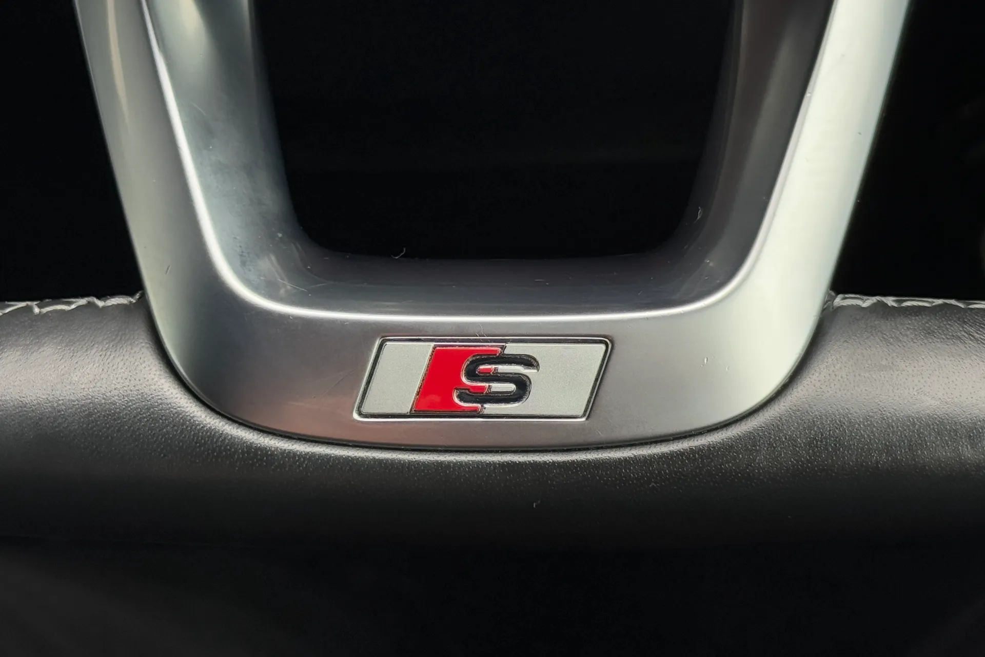 Audi Q3 thumbnail image number 11